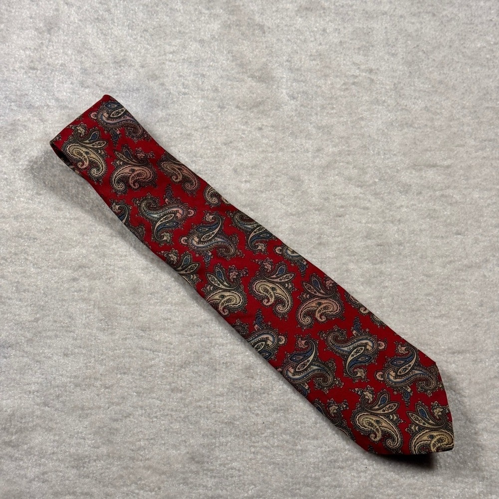 Roberto Capucci Roma Paris Red Paisley 100% Silk Designer Necktie